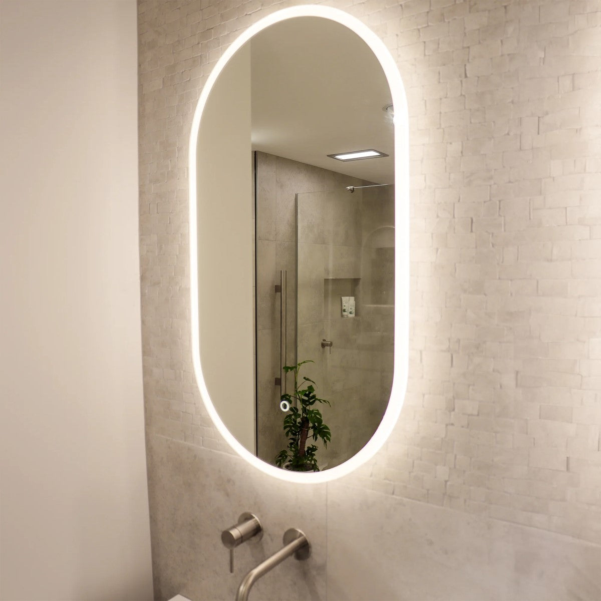 Espelho Oval Borda Infinita LED 110x80 Cm Lapidado Touch-Screen