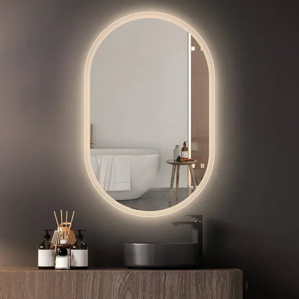 Espelho Oval Borda Infinita com LED 90x70 Cm Lapidado com Touch-Screen